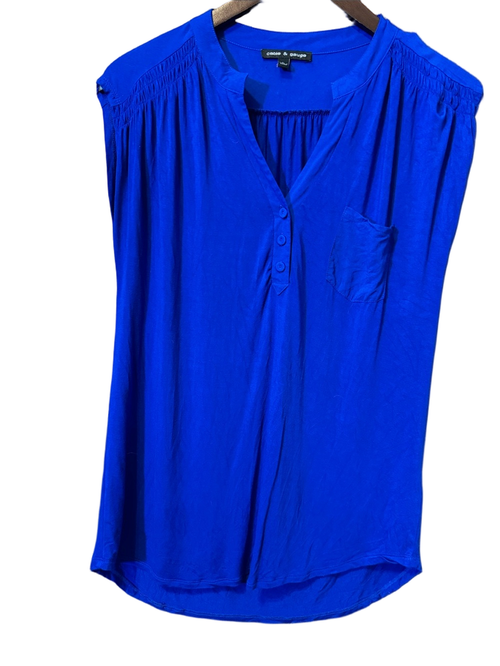 Cable & Gauge Sleeveless Split-Neck Pocket Top in Royal Blue Size L - Picture 2 of 3